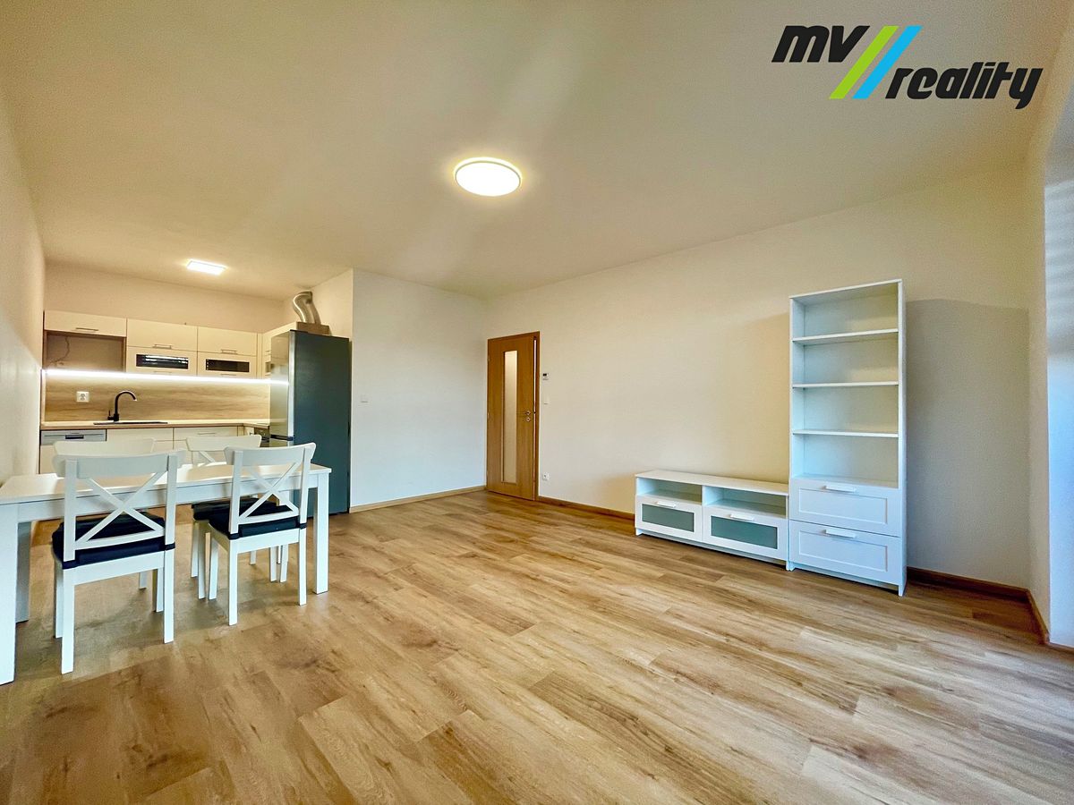 Pronájem bytu 2+kk 51 m² – fotografie 2