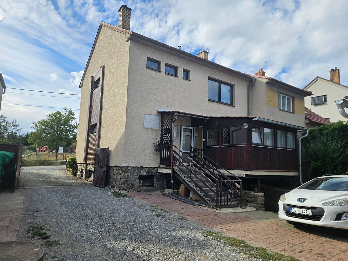 Prodej rodinného domu 110 m², pozemek 1109 m² – fotografie 2