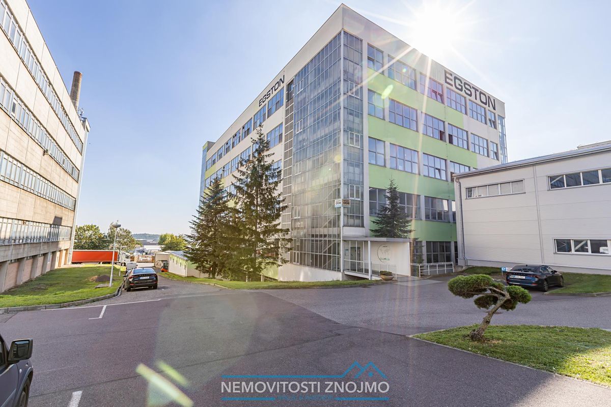 Pronájem výrobní haly, prostoru 450 m², Znojmo – fotka 1 z 3