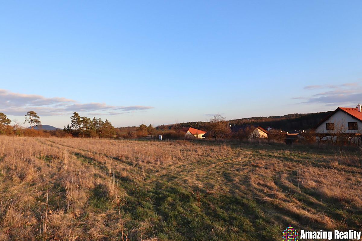Prodej stavebního pozemku 1089 m² – fotografie 2