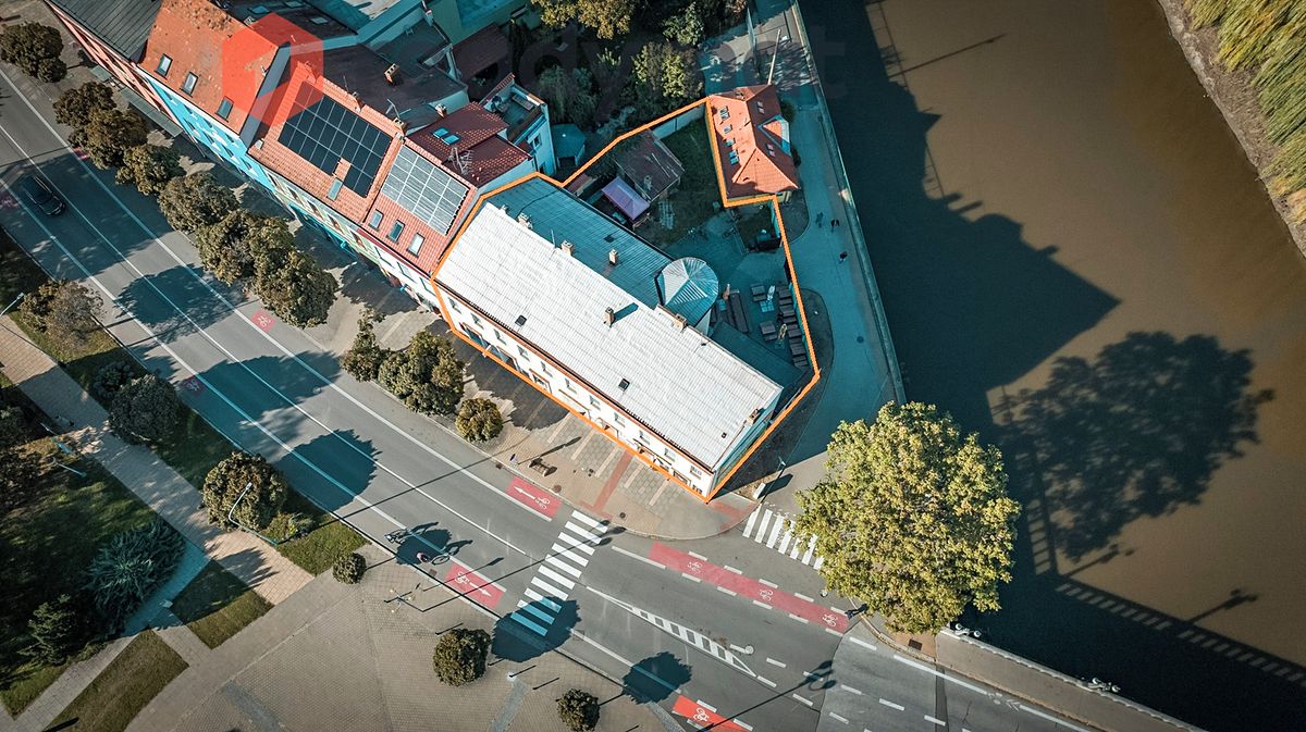 Prodej komerční nemovitosti 761 m² – fotografie 2
