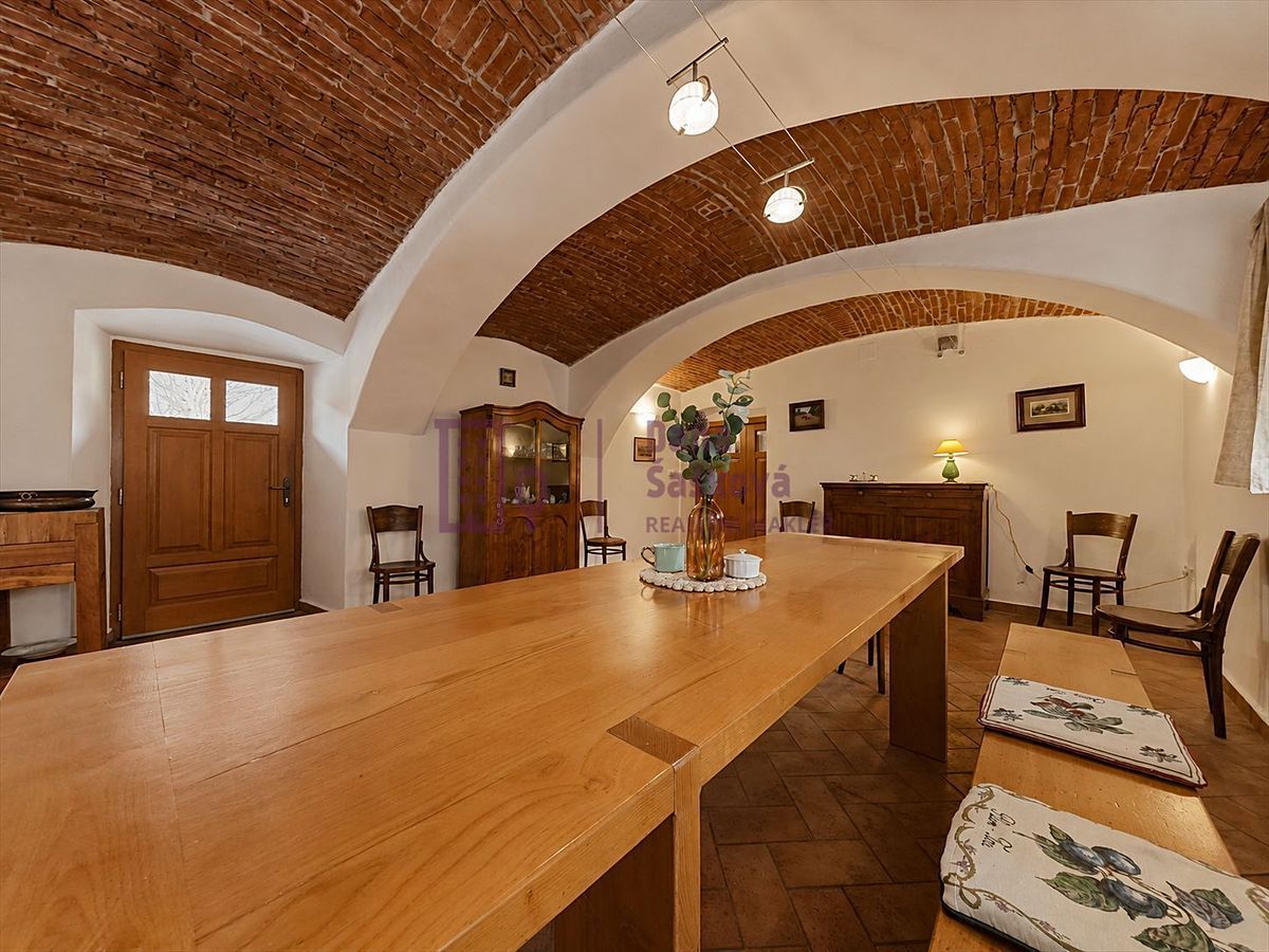 Prodej rodinného domu 566 m², pozemek 1204 m² – fotografie 4