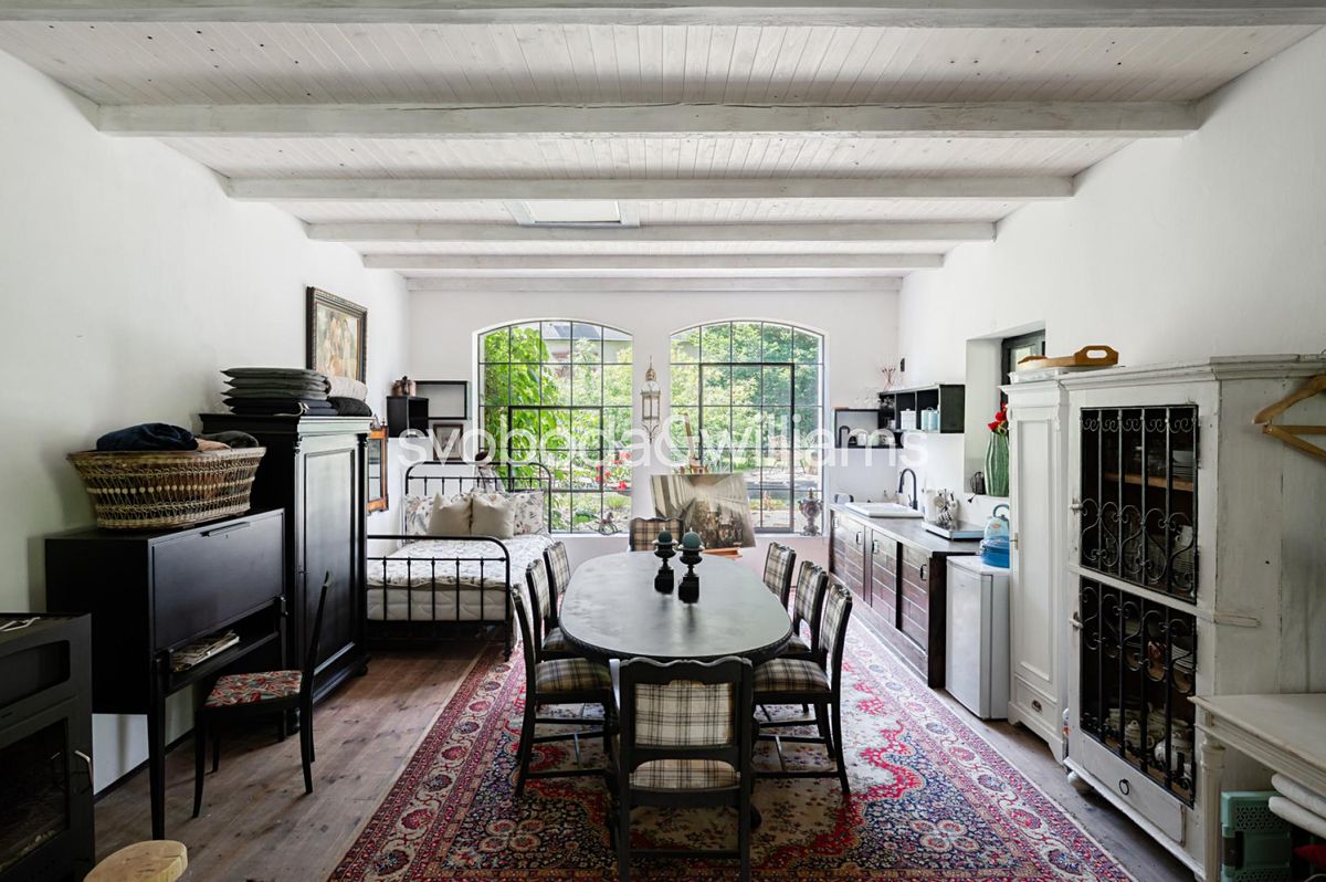 Prodej rodinného domu 664 m², pozemek 11760 m² – fotografie 3
