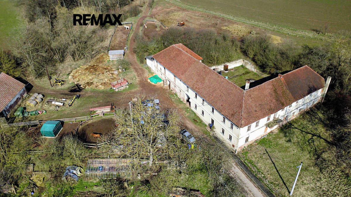 Prodej rodinného domu 951 m², pozemek 12336 m² – fotografie 2
