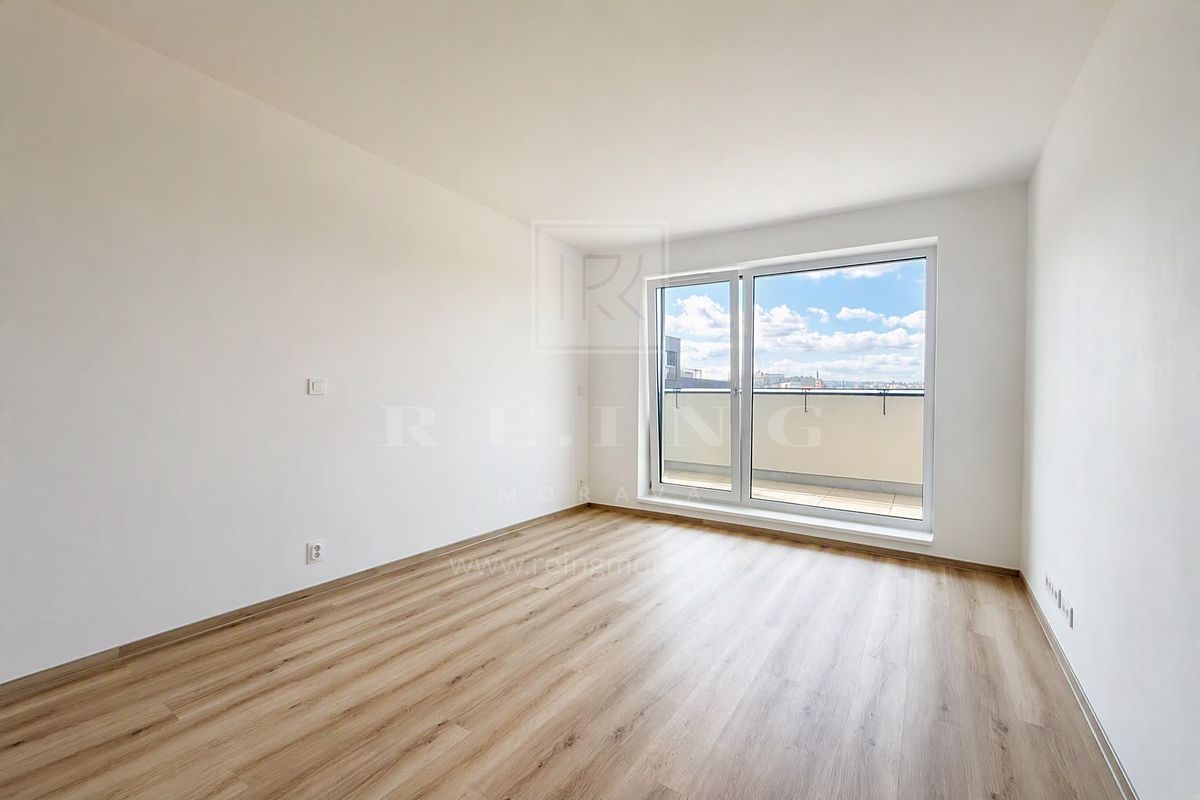 Pronájem bytu 1+kk 27 m² – fotografie 2