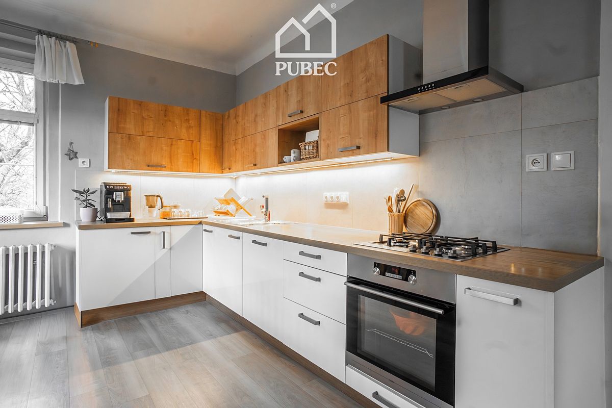 Prodej rodinného domu 198 m², pozemek 701 m² – fotografie 3