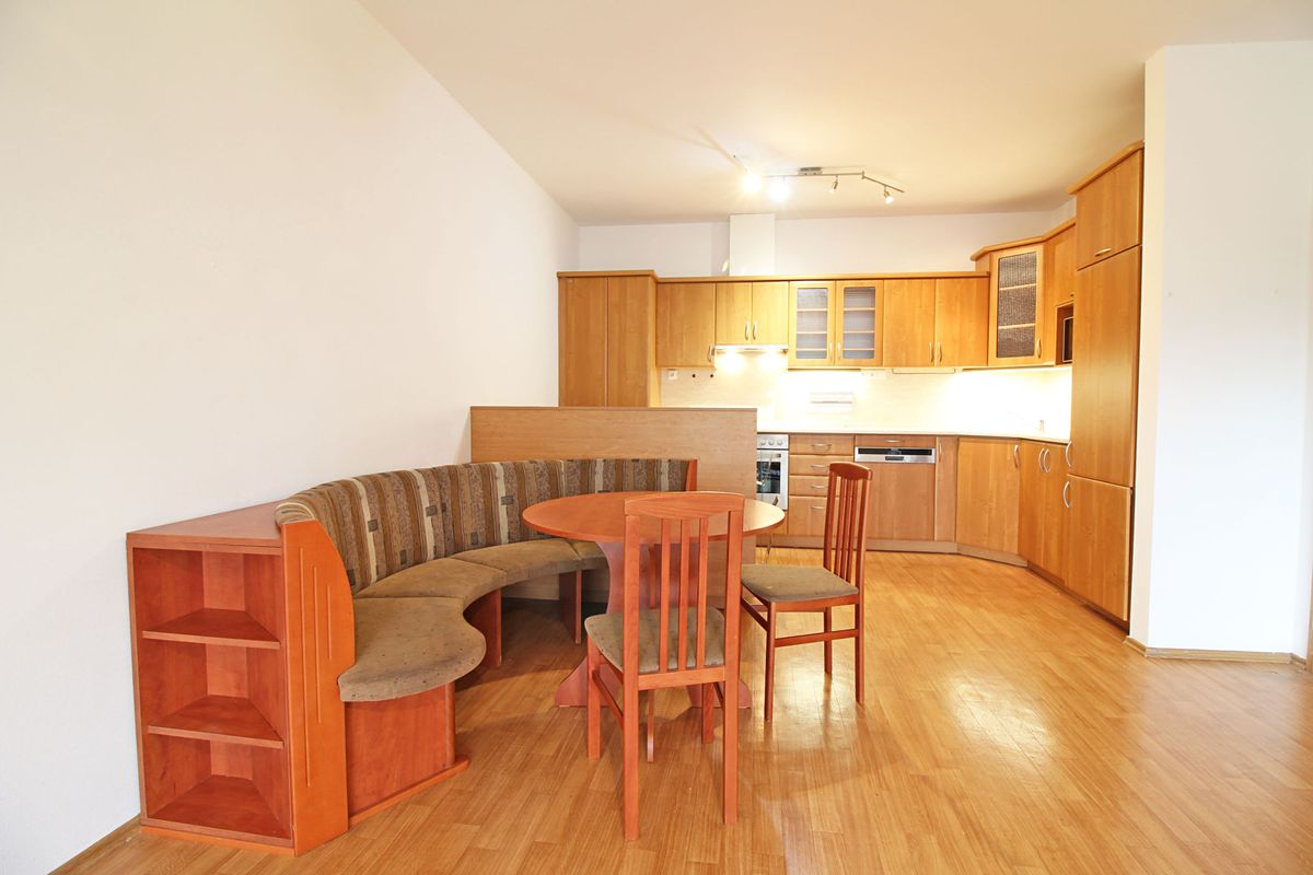 Pronájem bytu 3+kk 84 m²