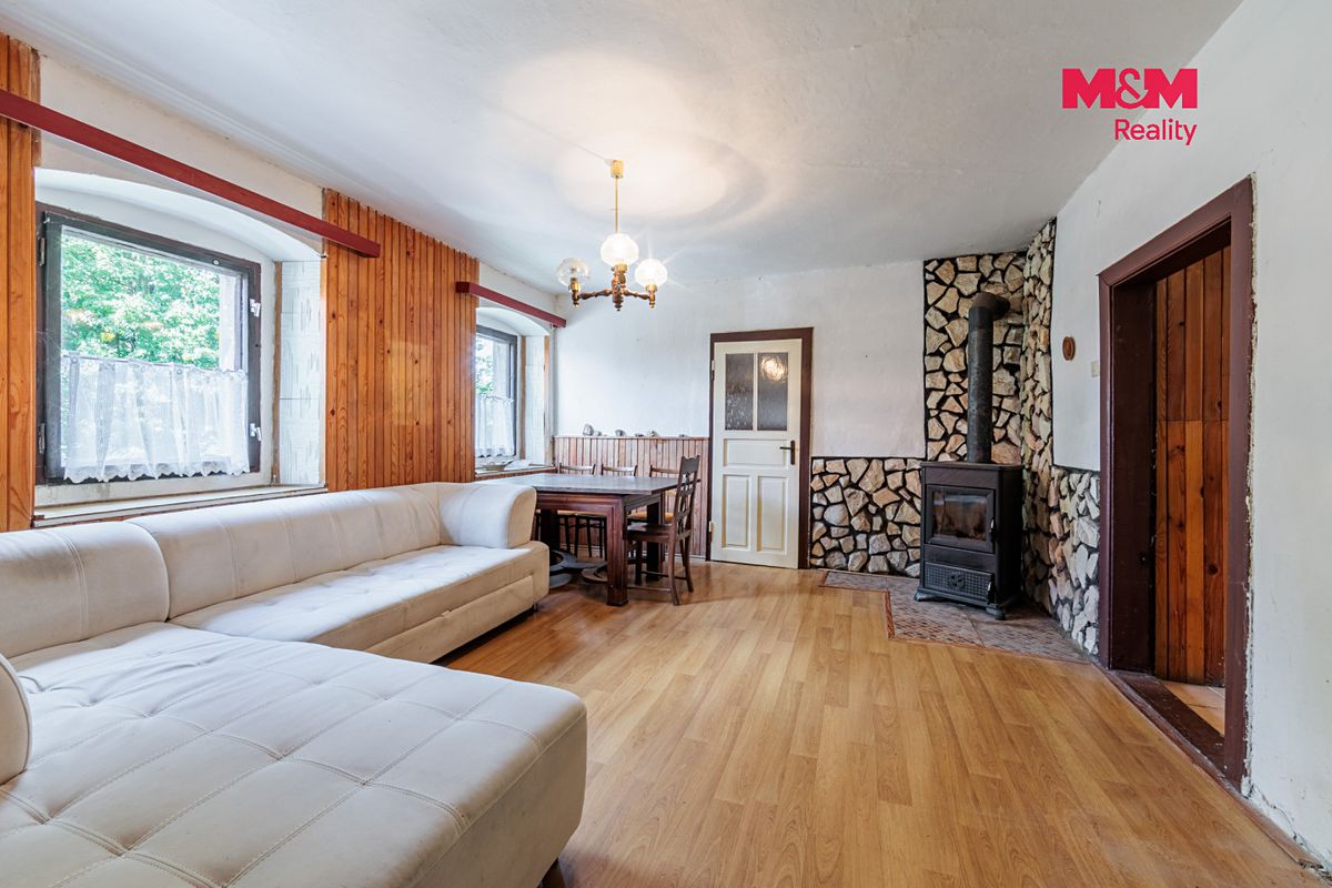 Prodej rodinného domu 205 m², pozemek 1203 m² – fotografie 5