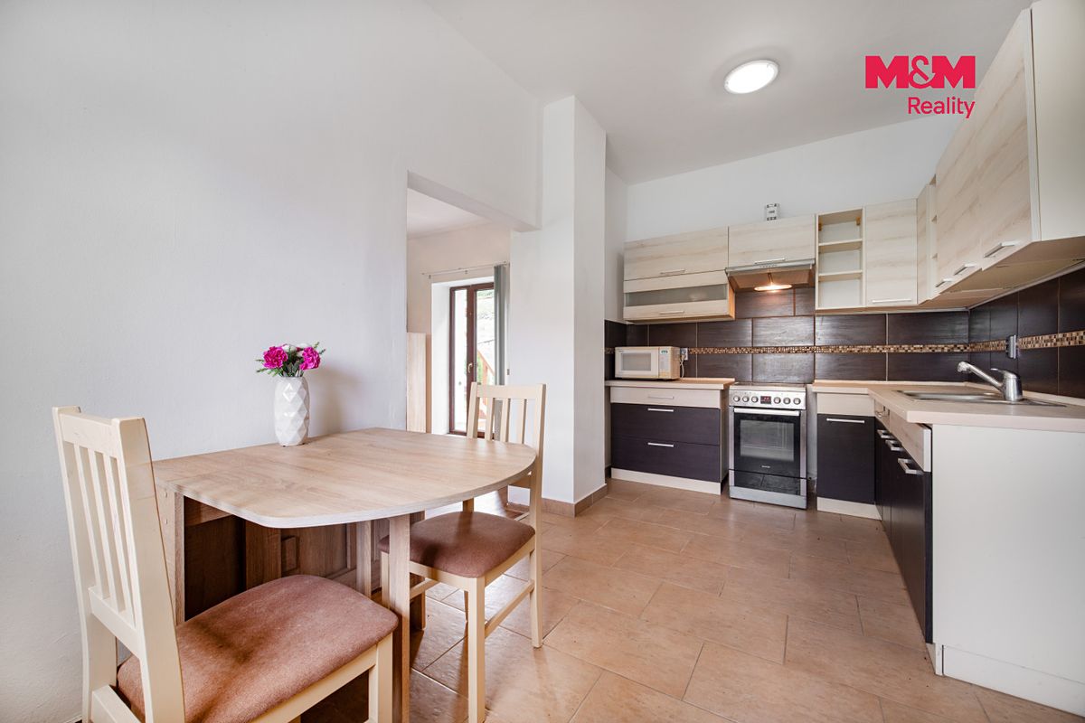 Prodej rodinného domu 85 m², pozemek 914 m² – fotografie 4