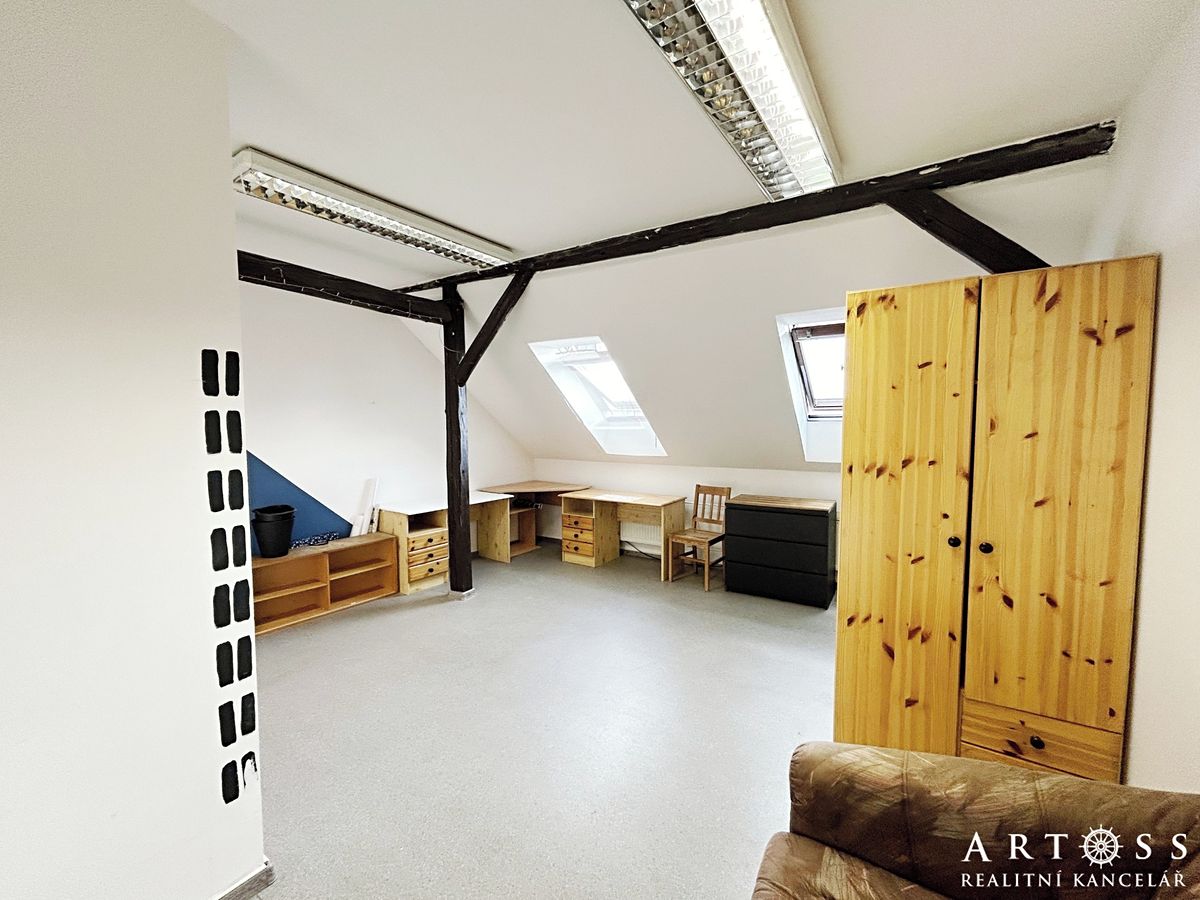 Pronájem bytu pokoje 16 m²
