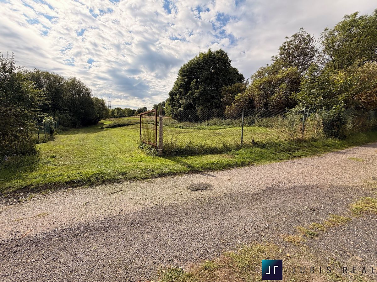 Prodej stavebního pozemku 1200 m² – fotografie 3