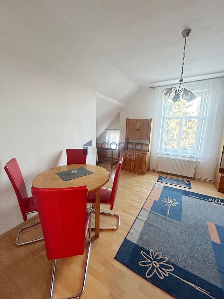 Pronájem bytu 4+kk 100 m² – fotografie 2
