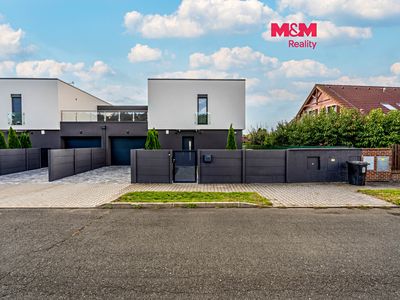 Prodej rodinného domu 195 m², pozemek 484 m²