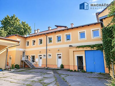 Pronájem kanceláře 278 m²