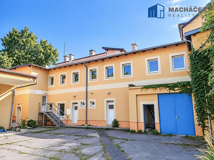Комерційне приміщення в оренду, 278 м² (1 з 23)