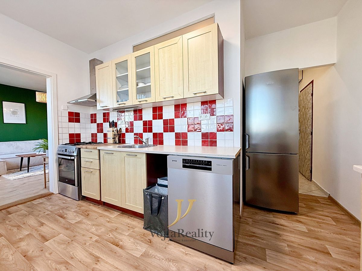 Pronájem bytu 3+1 66 m² – fotografie 3