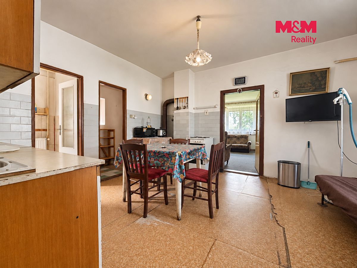 Prodej rodinného domu 122 m², pozemek 1292 m² – fotografie 2