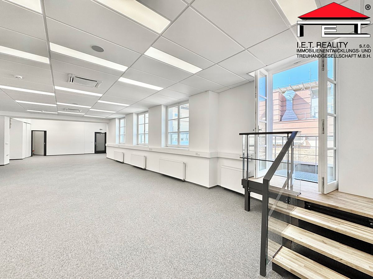 Pronájem kanceláře 153 m²