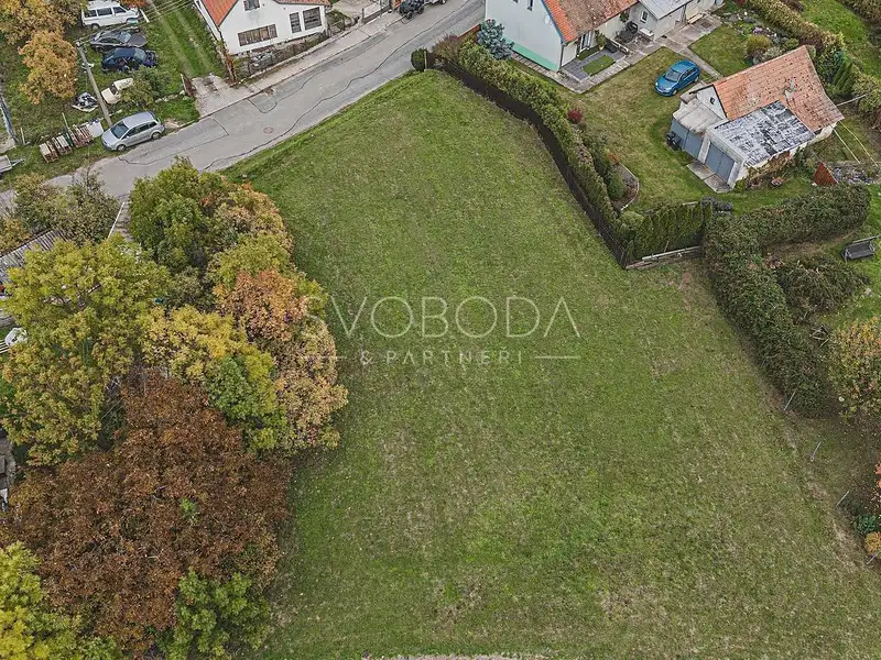 Prodej stavebního pozemku 1006 m², Jankovice – náhled fotky 3