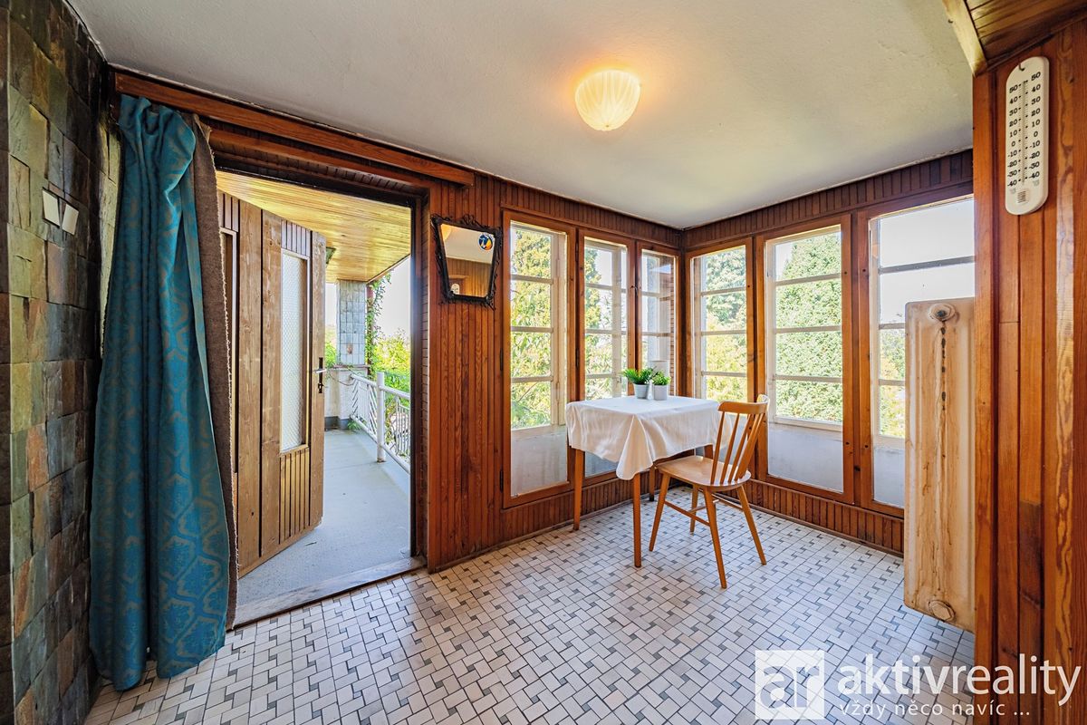 Prodej rodinného domu 307 m², pozemek 841 m² – fotografie 3