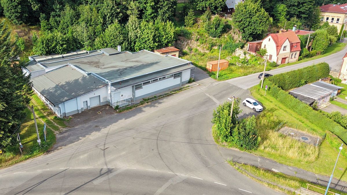 Prodej skladového prostoru 950 m² – fotografie 2