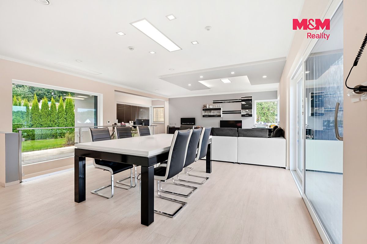 Prodej rodinného domu 225 m², pozemek 1913 m² – fotografie 5
