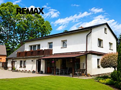 Prodej rodinného domu 286 m², pozemek 2380 m²