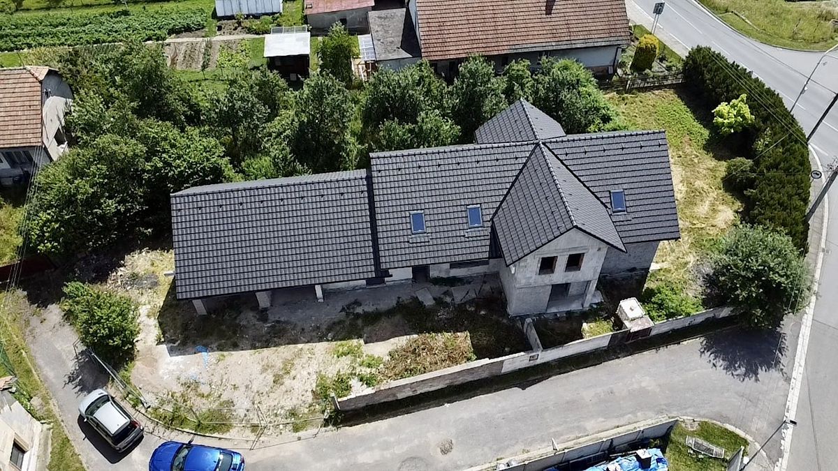 Prodej rodinného domu 295 m², pozemek 766 m² – fotografie 3