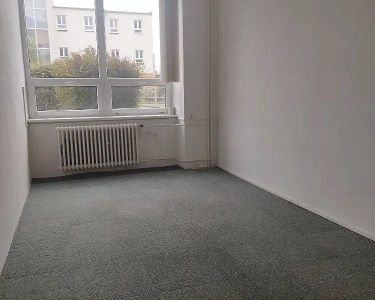 Pronájem kanceláře 18 m², Pardubice – náhled fotky 1
