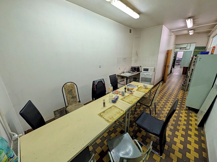 Комерційне приміщення на продаж, 950 м² (17 з 21)