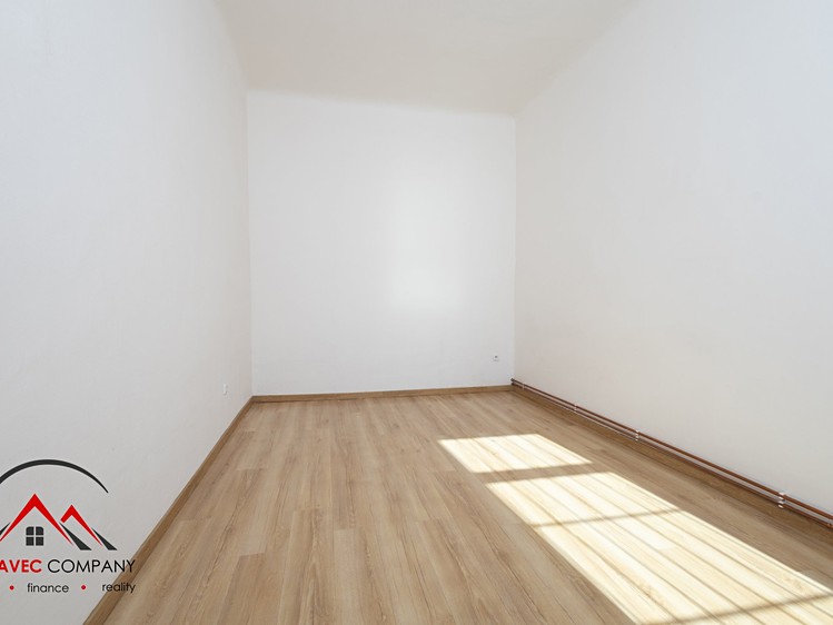 Pronájem bytu 3+1, 97 m² (13 z 19)
