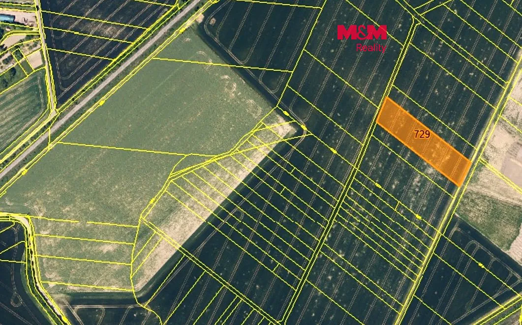 Prodej podílu 1/2 pole 2517 m²