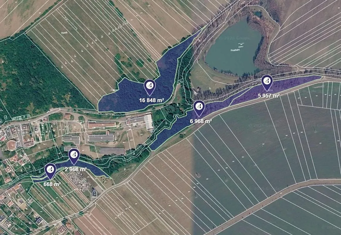 Prodej podílu 1/42 pozemku 1189 m²