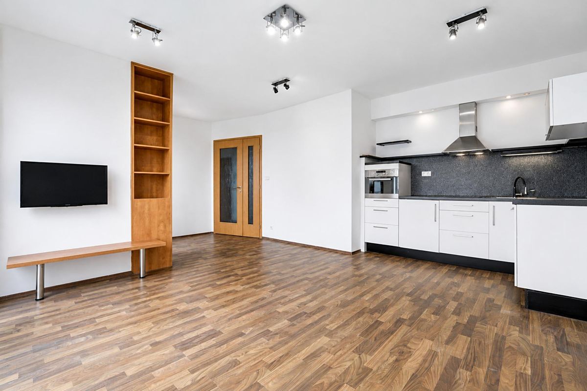 Pronájem bytu 2+kk 55 m² – fotografie 3