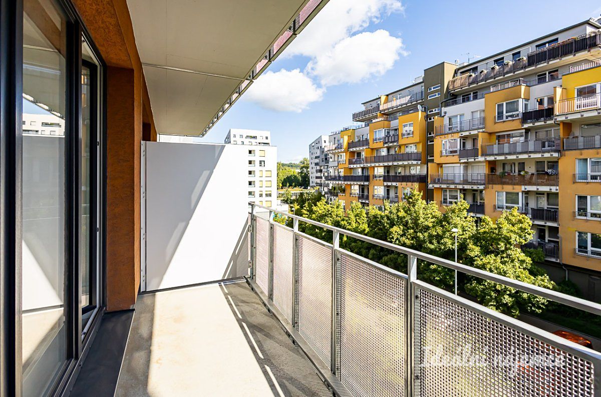 Pronájem bytu 1+kk 35 m² – fotografie 3