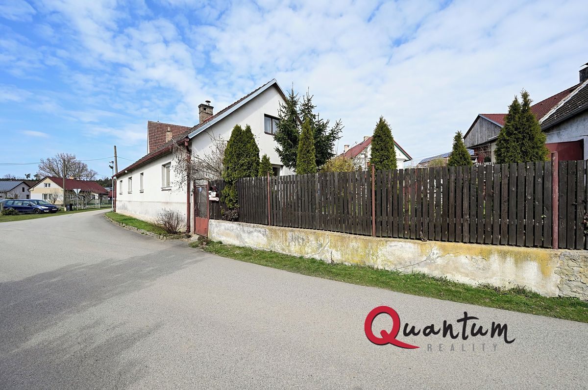 Prodej rodinného domu 135 m², pozemek 648 m² – fotografie 2