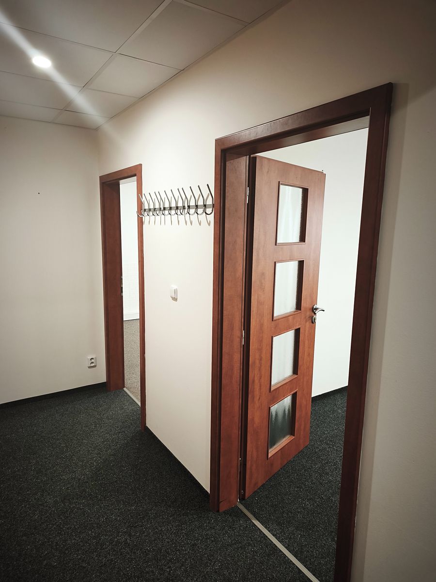 Pronájem kanceláře 39 m² – fotografie 2