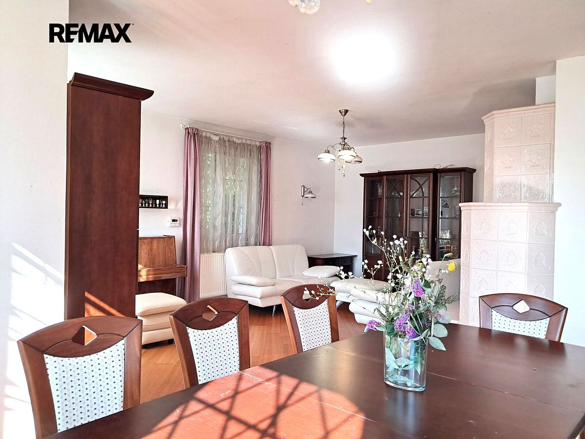Prodej rodinného domu 234 m², pozemek 901 m² – fotografie 5