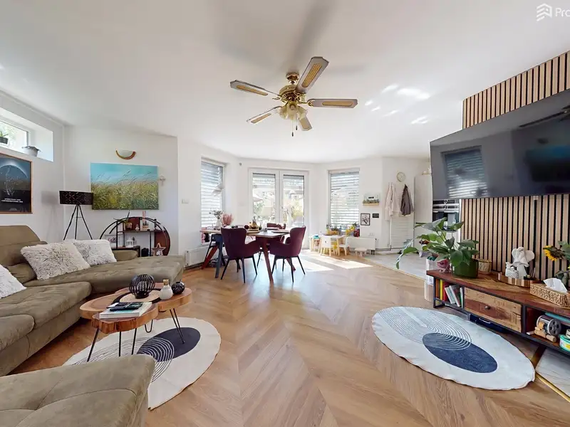 Prodej rodinného domu 215 m², pozemek 671 m², Střelice – náhled fotky 3
