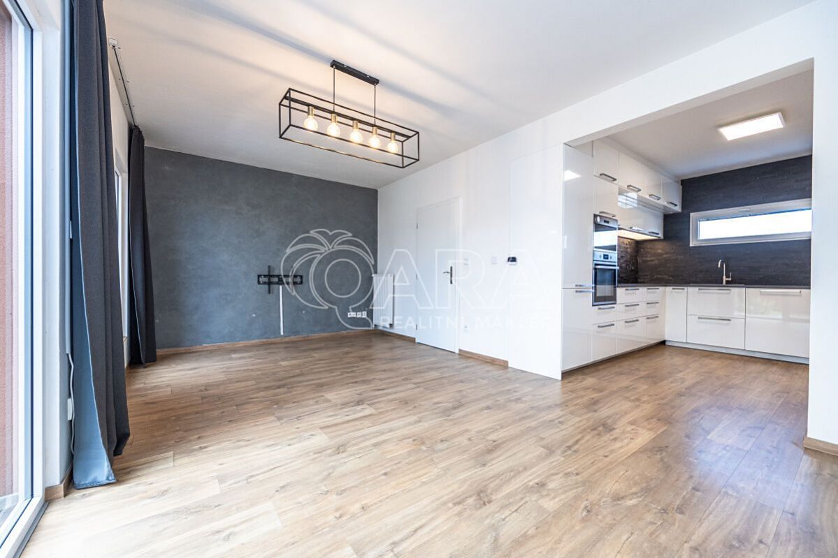 Pronájem rodinného domu 78 m², pozemek 157 m² – fotografie 3