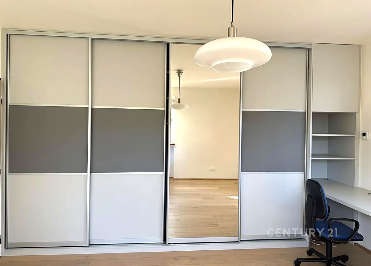 Pronájem bytu 2+kk 63 m² – fotografie 2