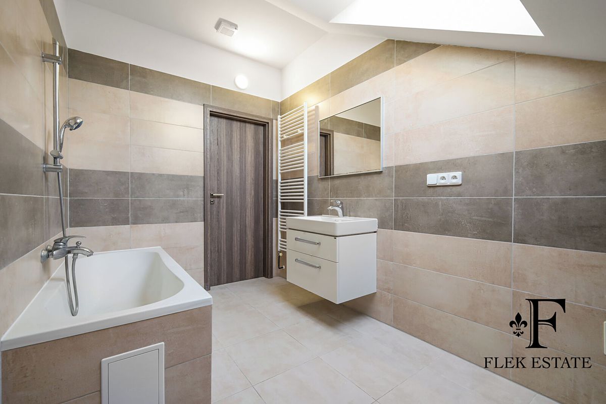 Pronájem bytu 3+kk 84 m² – fotografie 4