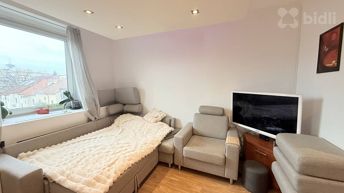 Pronájem bytu 2+kk 68 m² – fotografie 3