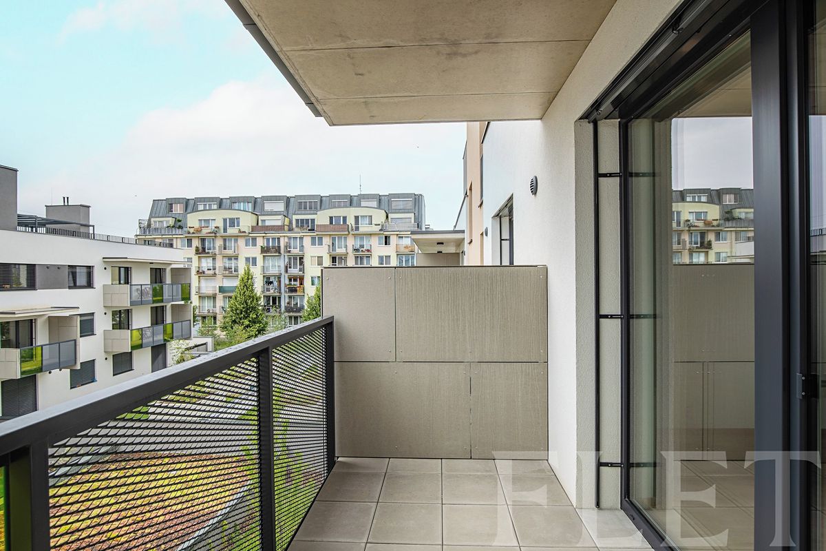 Pronájem bytu 2+kk 56 m² – fotografie 2
