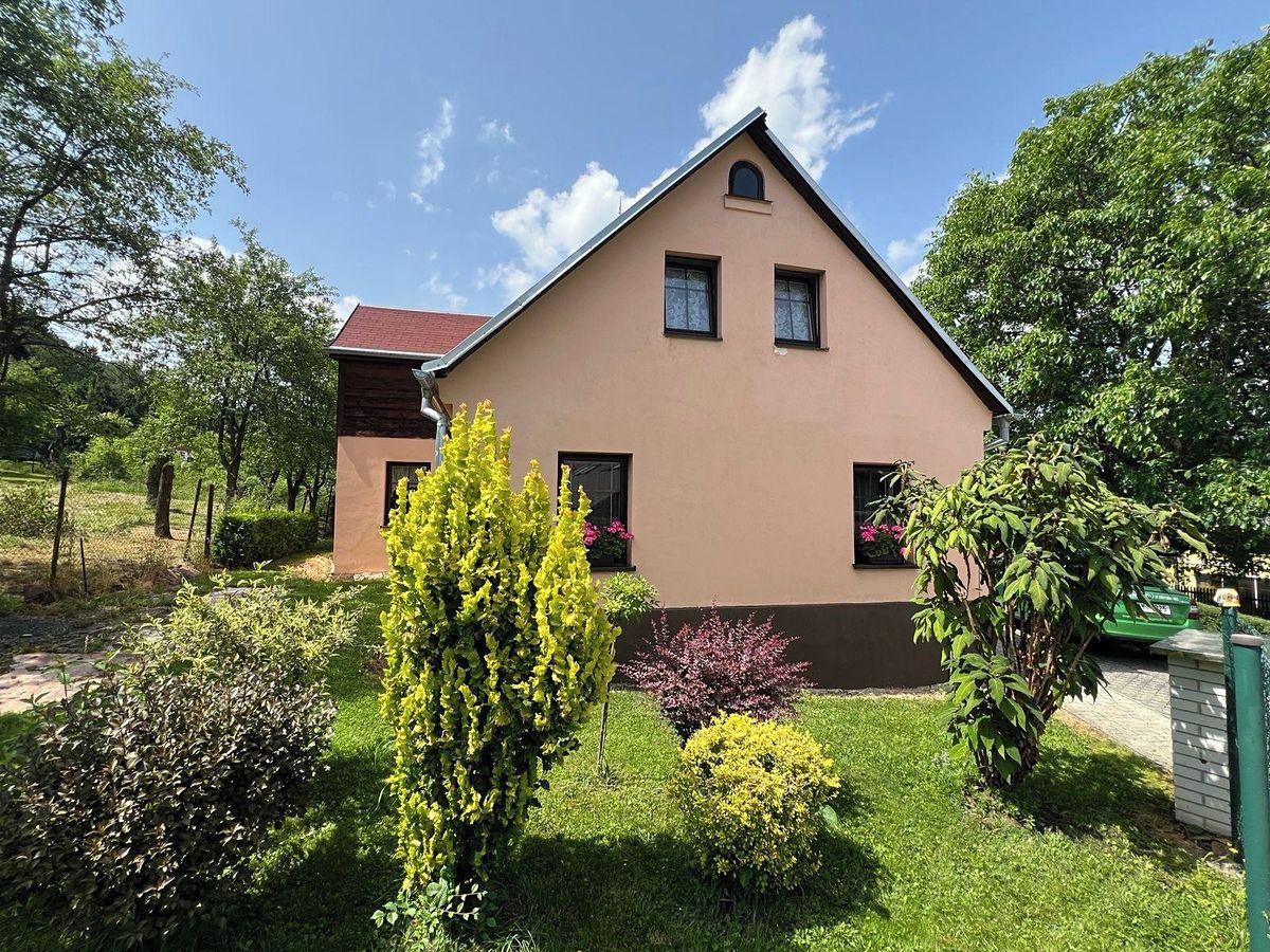 Prodej rodinného domu 163 m², pozemek 570 m² – fotografie 3