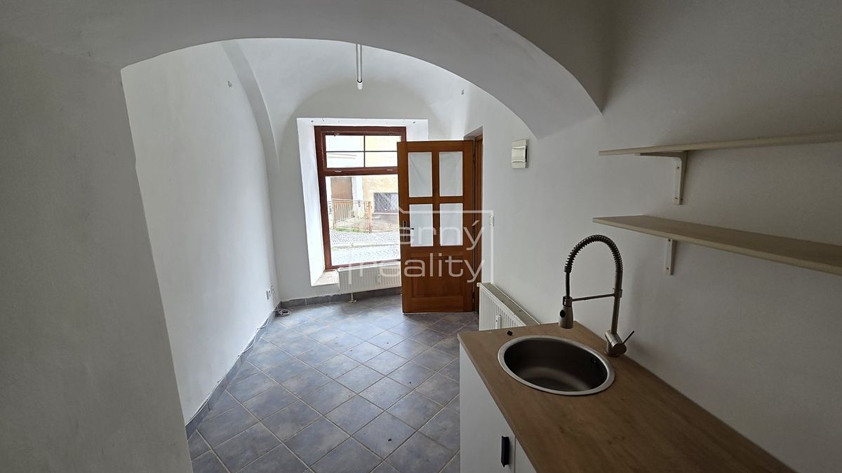 Pronájem obchodního prostoru 80 m²