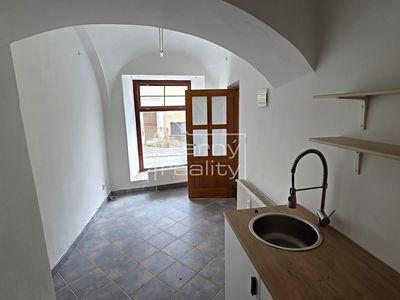 Pronájem obchodního prostoru 80 m²