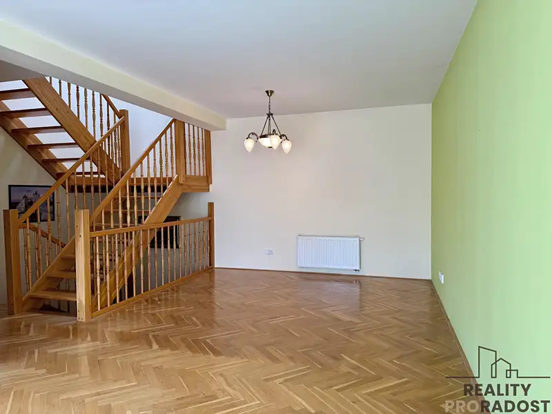 Prodej rodinného domu 162 m², pozemek 261 m², Praha – náhled fotky 3