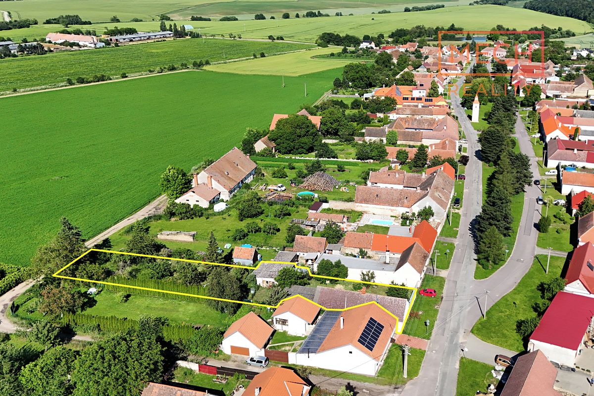 Prodej rodinného domu 139 m², pozemek 1265 m² – fotografie 3
