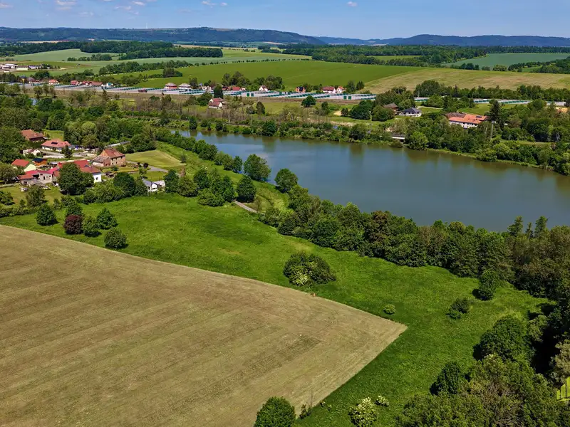 Prodej stavebního pozemku 39934 m², Polom – náhled fotky 1